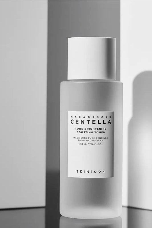 Madagascar Centella Tone Brightening Boosting Toner – Tónico iluminador con Centella Asiática y vitamina C - Maravela
